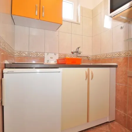 Gradac 15282b 公寓 *